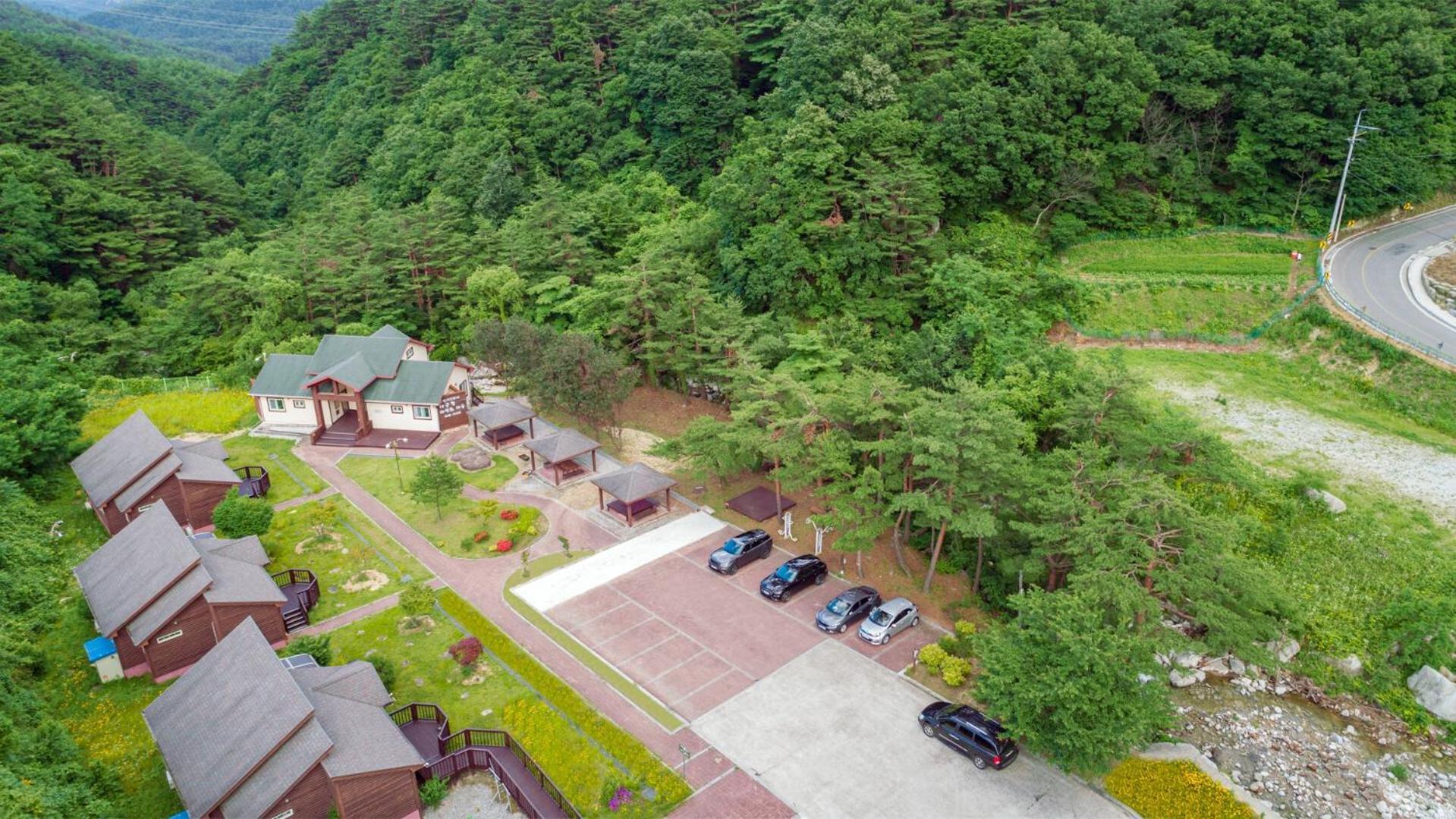 Gangneung Yasaenghwa Maeul Hotel Exterior foto