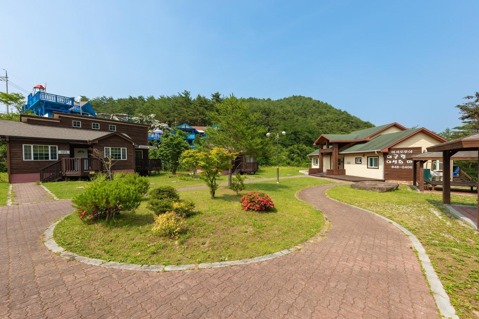 Gangneung Yasaenghwa Maeul Hotel Exterior foto